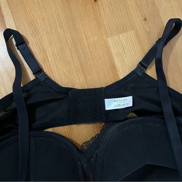 Black Lacy Bra - Picture 2 of 8